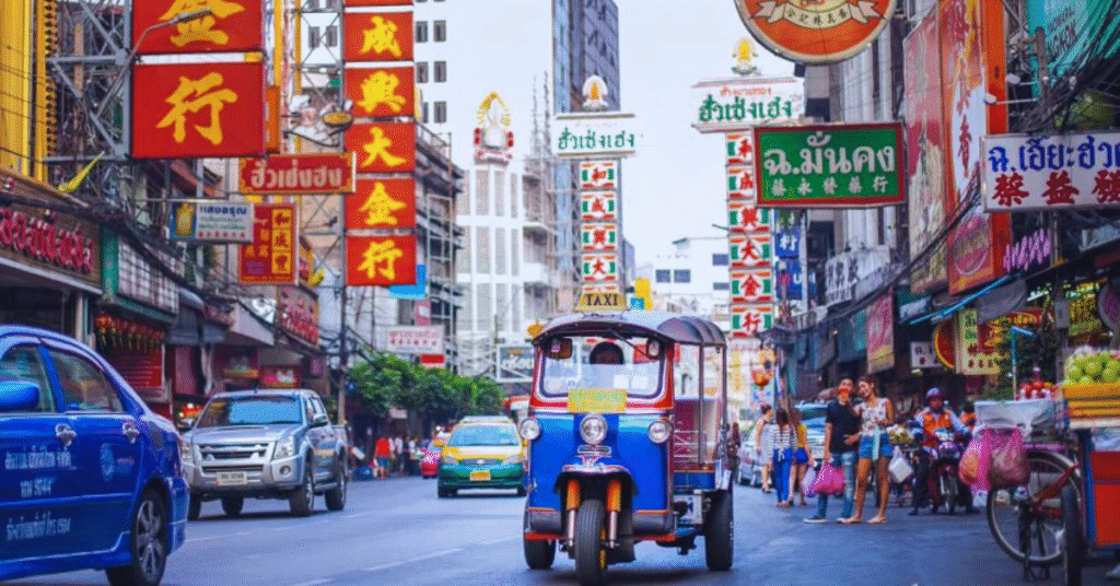 Cidades da Tailândia - Bangkok Skyline à noite Capital da Tailândia com suas luzes